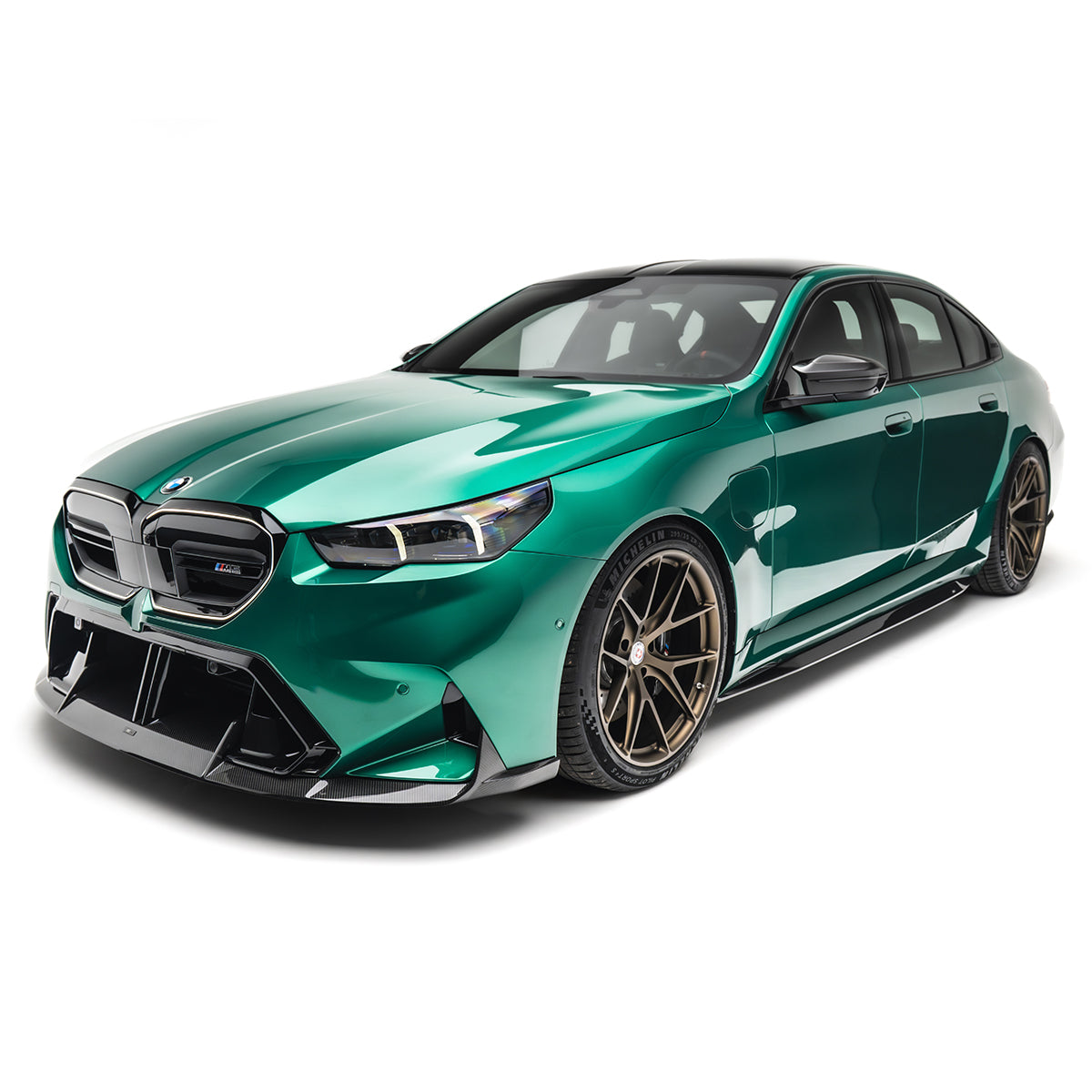 BMW G90 M5 with ADRO prepreg carbon aero