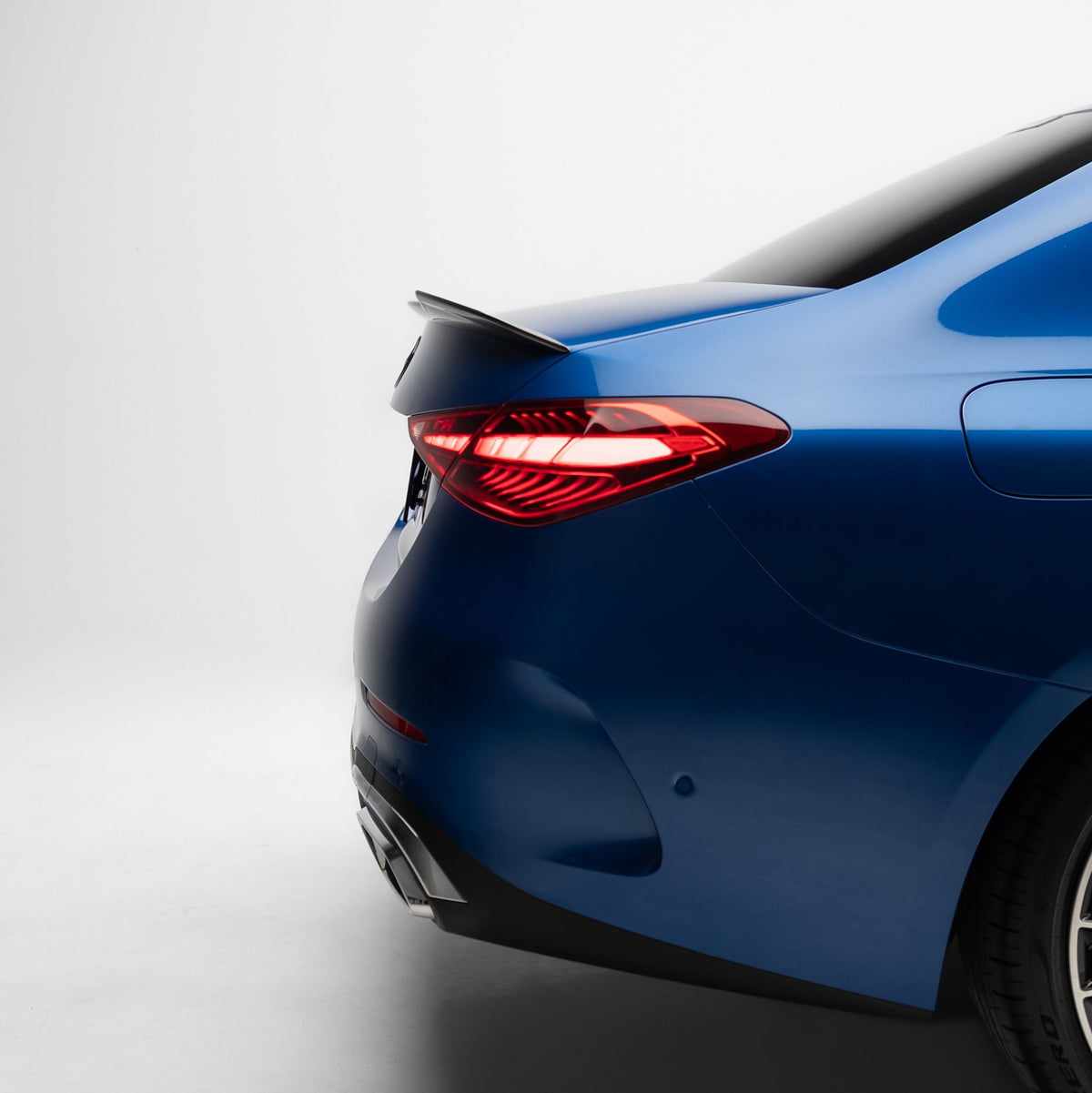 X-Style Pre Pregged Dry Carbon Fiber Spoiler for Mercedes-Benz C Class W206 Sedan 2021+ – image 3