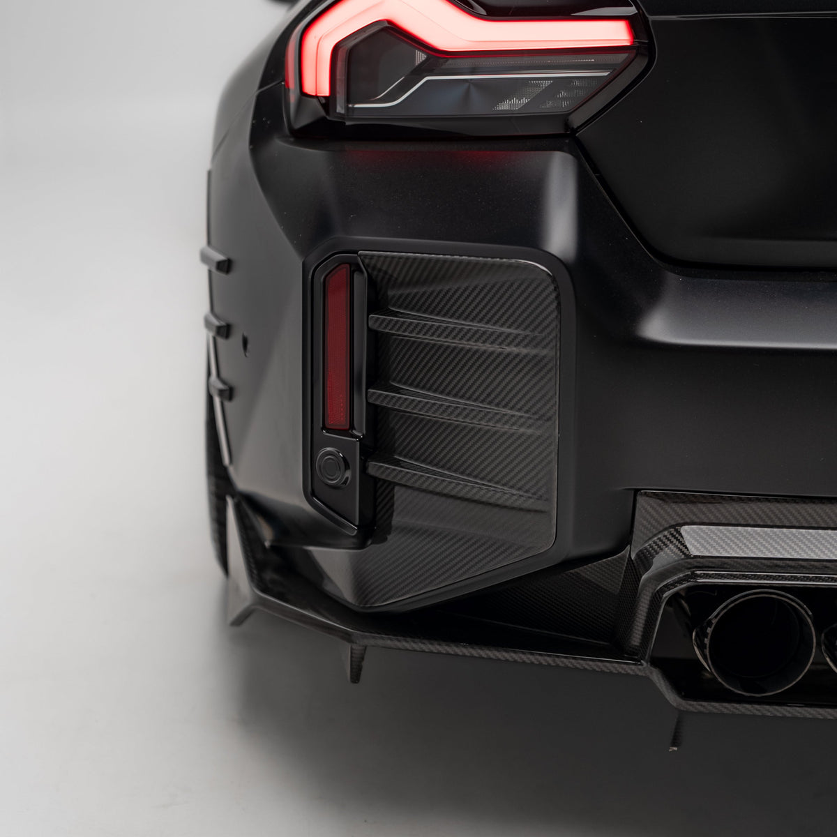 M Performance Style Pre Pregged Dry Carbon Fiber Rear Bumper Trim for BMW M2 G87 2023+ – image 3