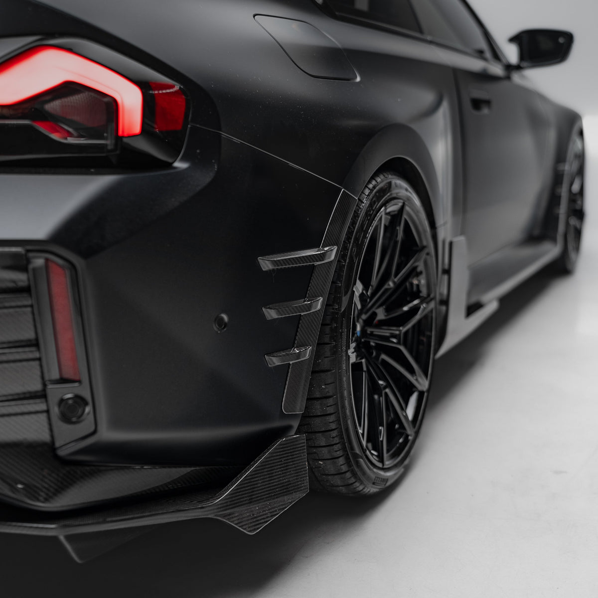 M Performance Style Pre Pregged Dry Carbon Fiber Rear Fender Arch Trim Set for BMW M2 G87 2023+ – image 2