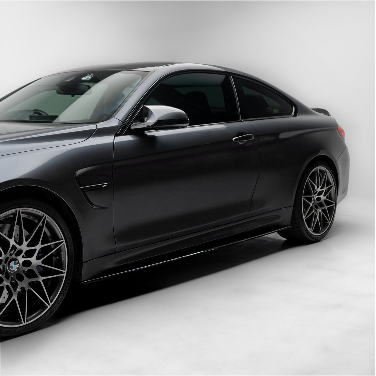 M Performance Style Pre Pregged Dry Carbon Fiber Side Skirts for BMW M3 F80 / M4 F82 F83 2014-2020 – image 2