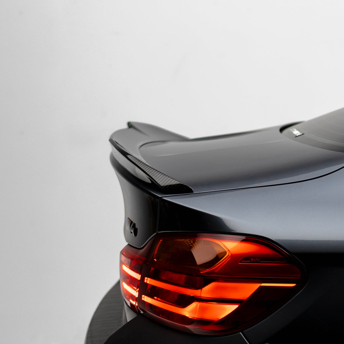 CS Style Pre Pregged Dry Carbon Fiber Spoiler for BMW M4 F82 2014-2020 – image 3