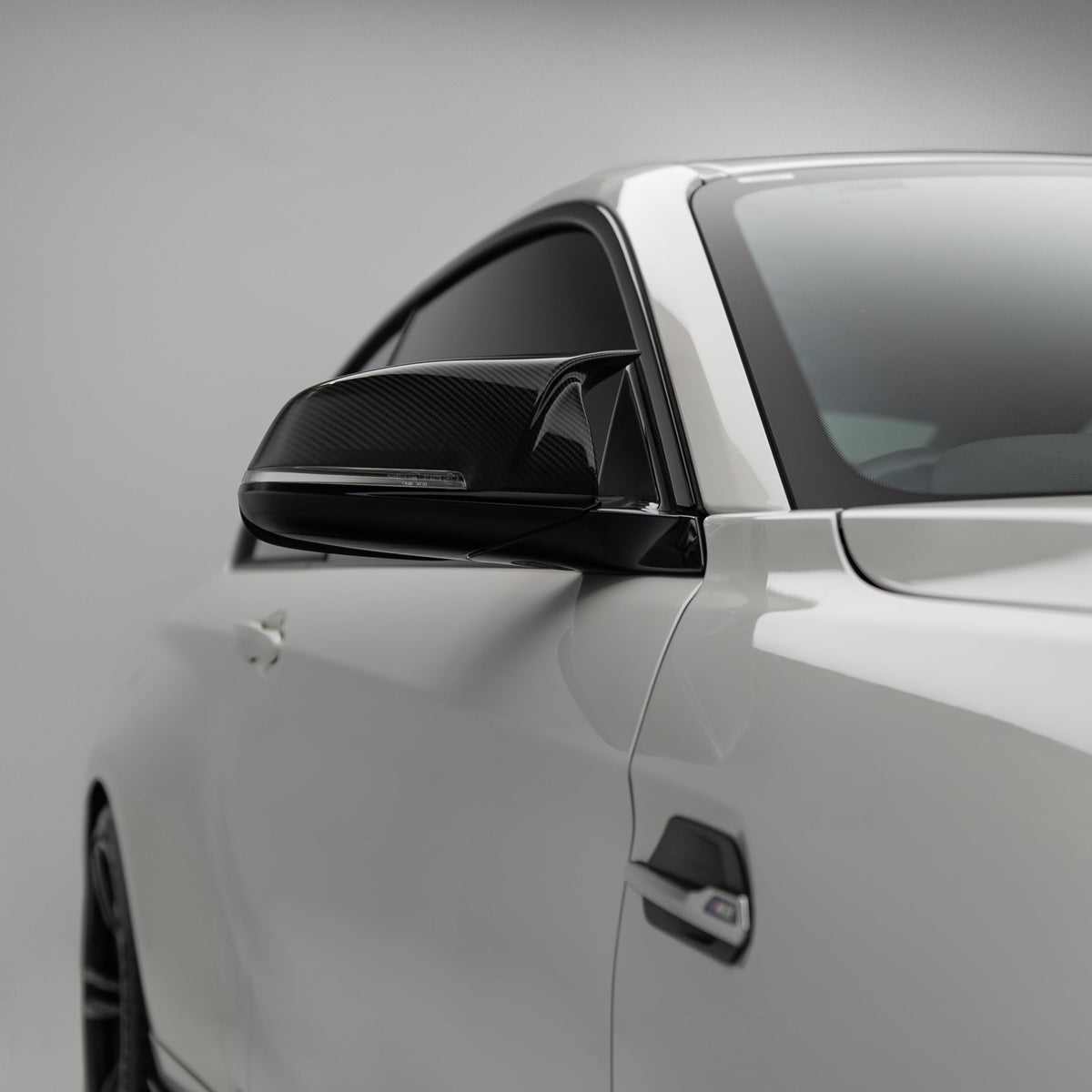 M Performance Style Pre Pregged Carbon Fiber Mirror Caps for BMW 1/2/3/4 Series F20 F22 F23 F30 F32 F33 F36 F8 – image 2