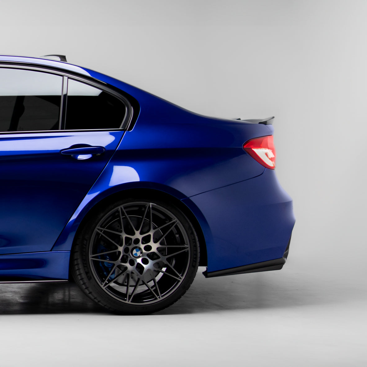 Vorsteiner Style Pre Pregged Carbon Fiber Rear Diffuser for BMW M3 F80 / M4 F82 F83 2014-2020 – image 6