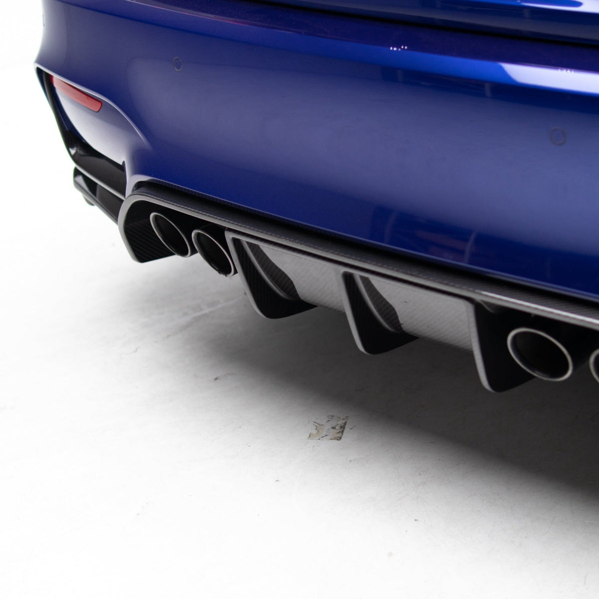 Vorsteiner Style Pre Pregged Carbon Fiber Rear Diffuser for BMW M3 F80 / M4 F82 F83 2014-2020 – image 7