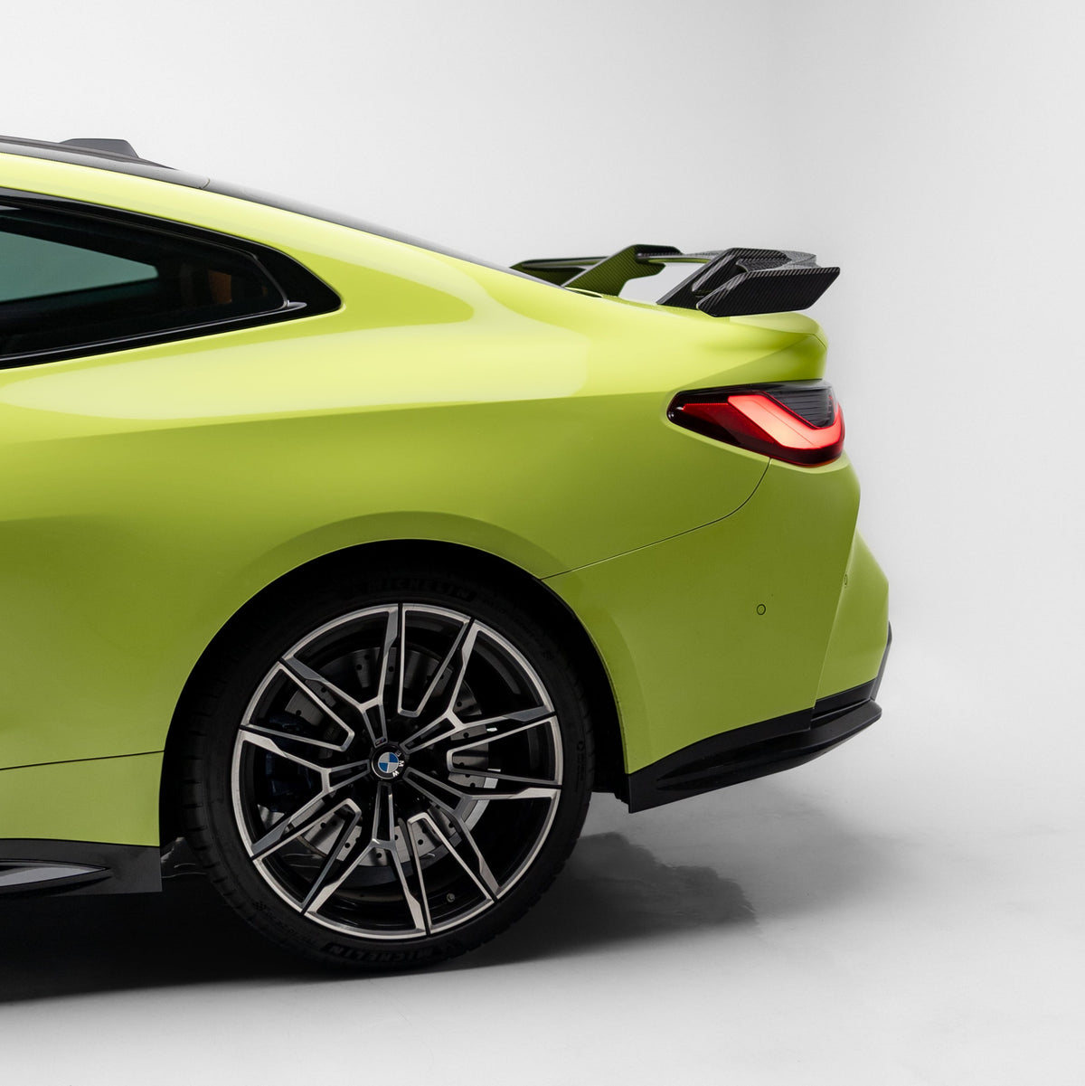 M-Performance Style Pre Pregged Dry Carbon Fiber Wing Spoiler for BMW 3 Series G20 / 4 Series G22 / M3 G80 / M – image 4