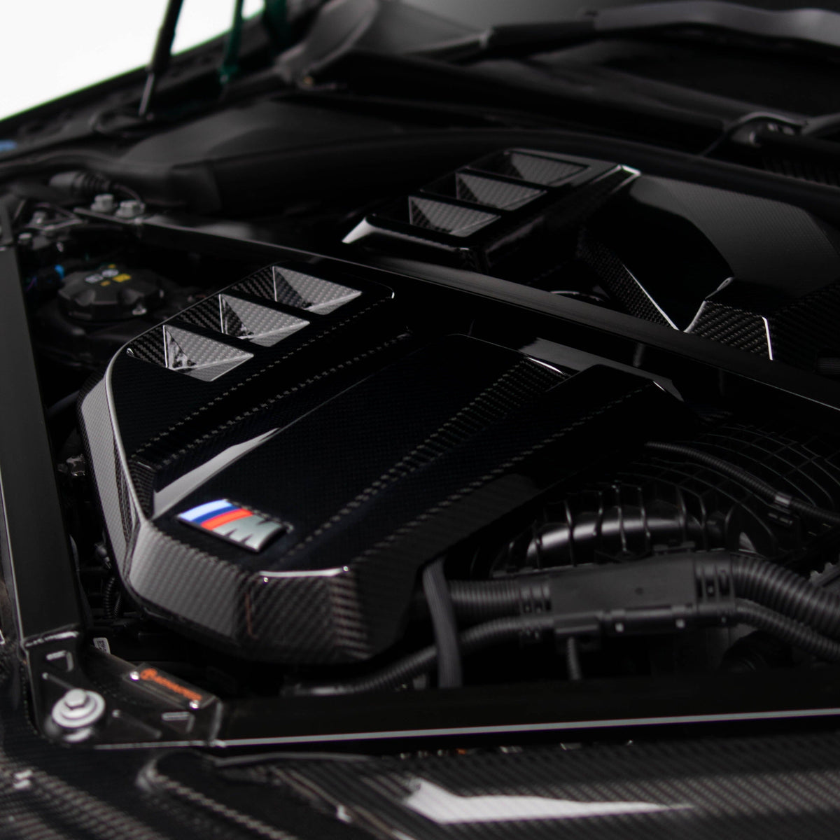 OEM Style Pre Pregged Dry Carbon Engine Cover For BMW M2 G87 / M3 G80 G81 / M4 G82 G83 2020+ – image 4
