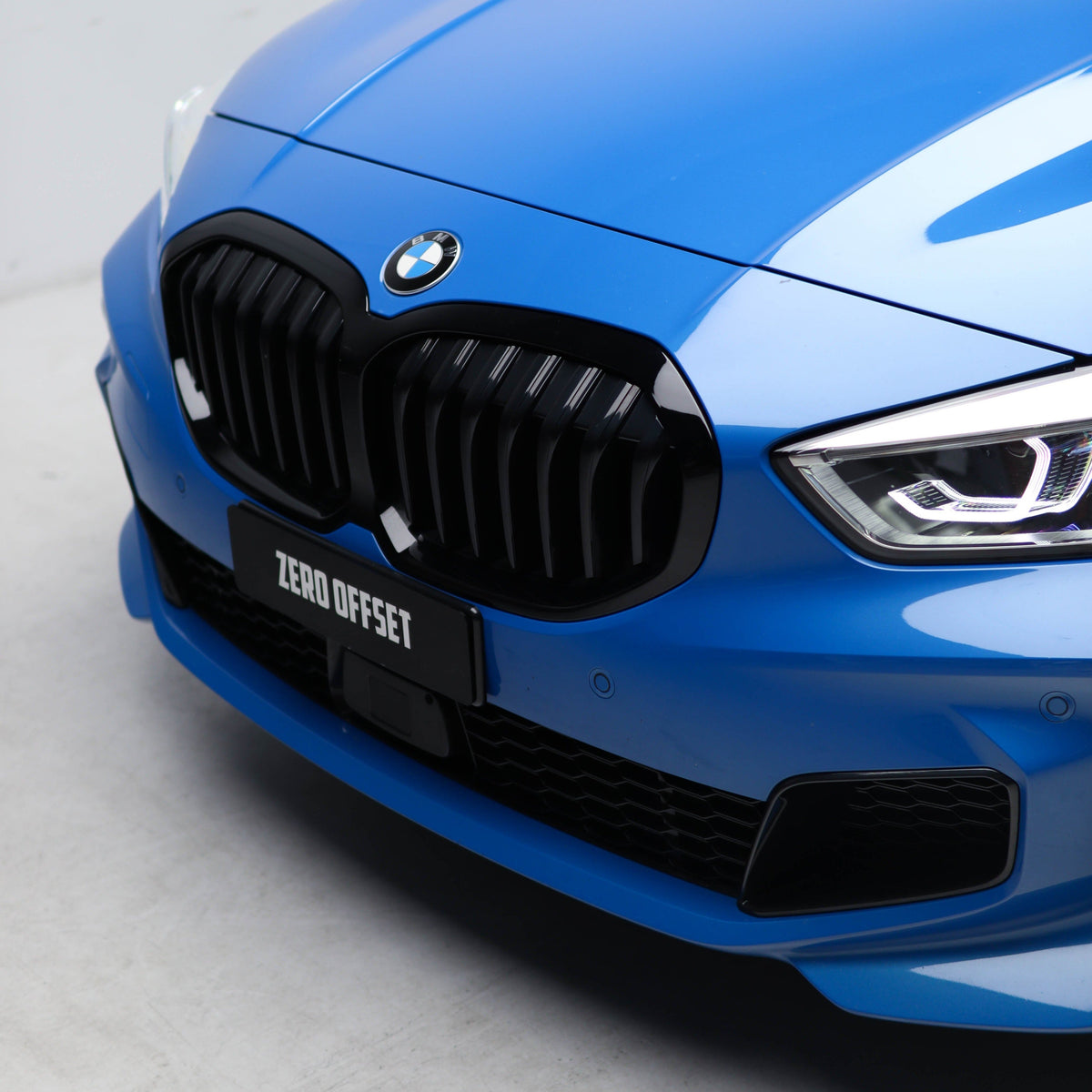 M Performance Gloss Black Grille (Single Slat) For BMW 1 Series F40 2020+ – image 4