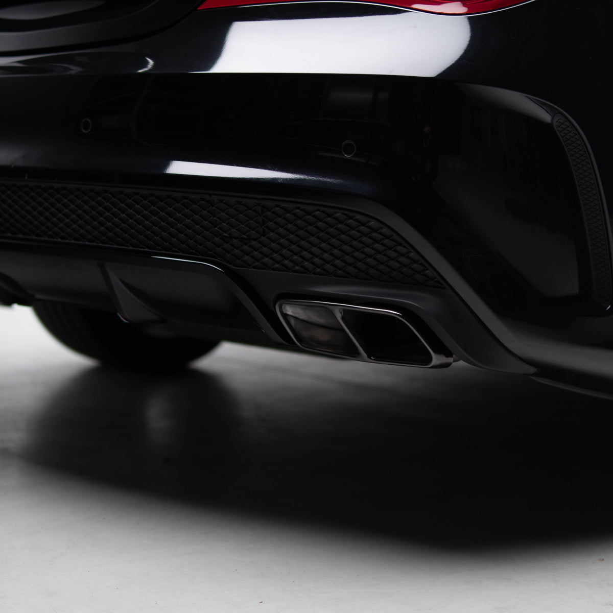 AMG Style Rear Diffuser & Exhaust Tips for Mercedes-Benz CLA Class C117 Coupe / X117 Wagon 2014-2016 – Photo 4