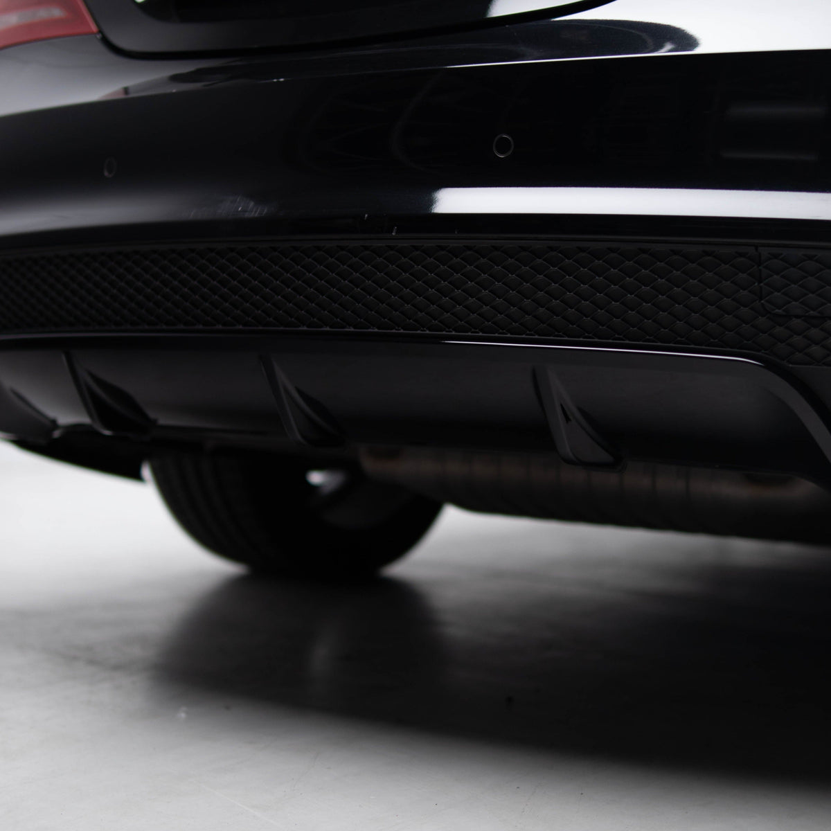 AMG Style Rear Diffuser & Exhaust Tips for Mercedes-Benz CLA Class C117 Coupe / X117 Wagon 2014-2016 – Photo 6