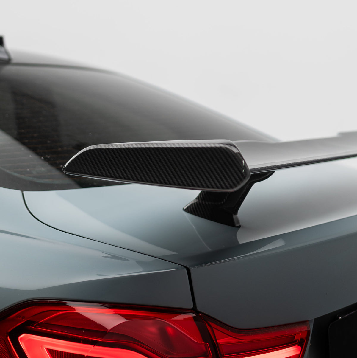M Performance Style Pre-Pregged Dry Carbon Fibre Rear Wing Spoiler for BMW 2/3/4 Series – Photo 5