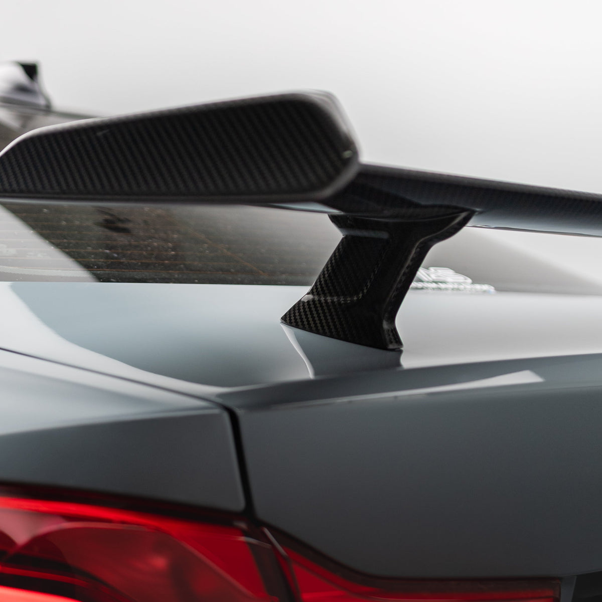 M Performance Style Pre-Pregged Dry Carbon Fibre Rear Wing Spoiler for BMW 2/3/4 Series – Photo 6