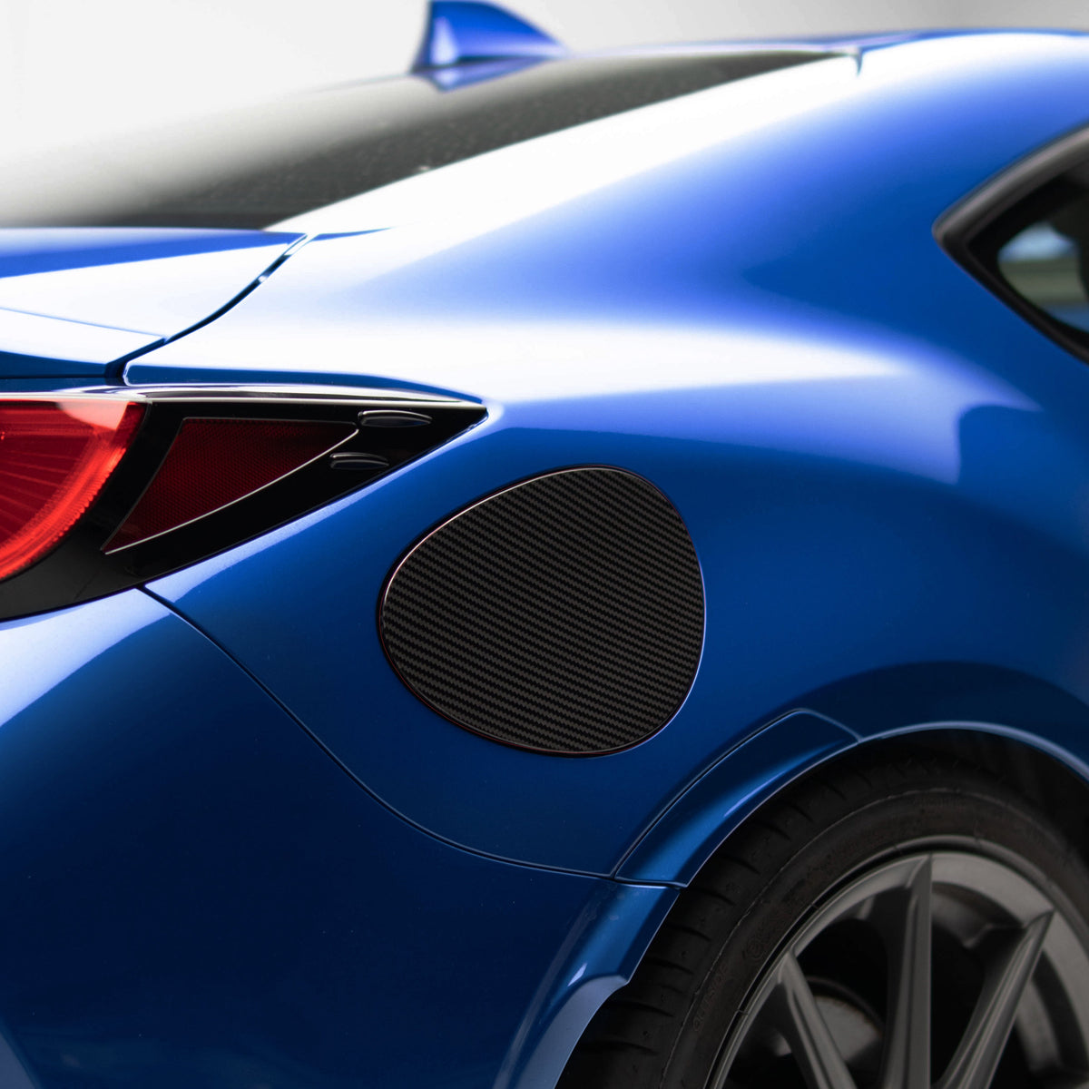 Dry Carbon Fuel Cap Cover for Subaru BRZ (ZD8) / Toyota GR86 (ZN8) 2022+ – image 5