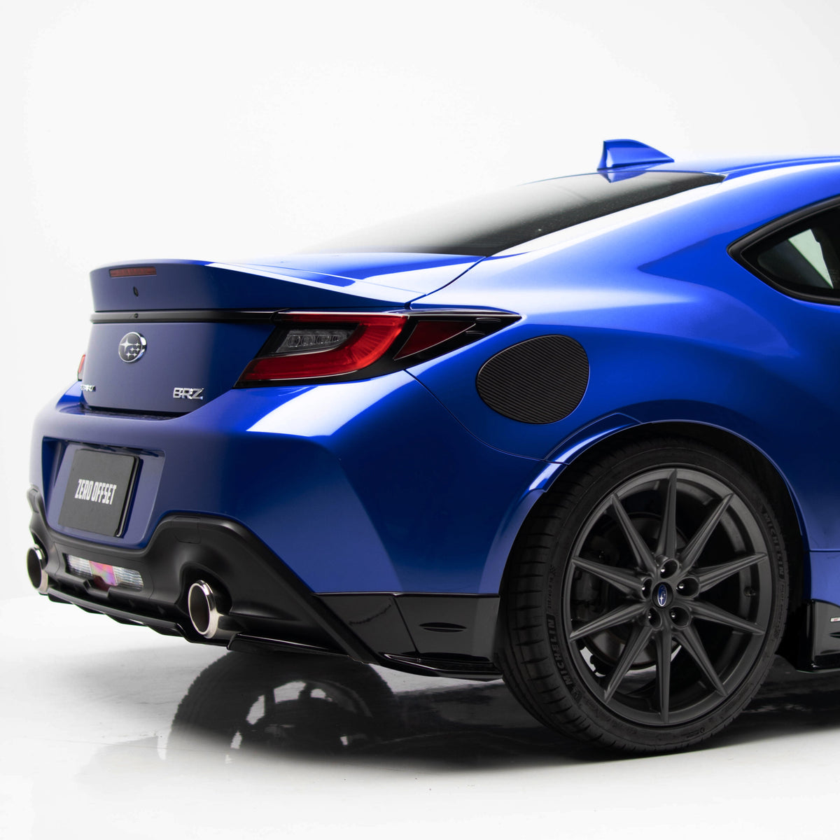 Dry Carbon Fuel Cap Cover for Subaru BRZ (ZD8) / Toyota GR86 (ZN8) 2022+ – image 3