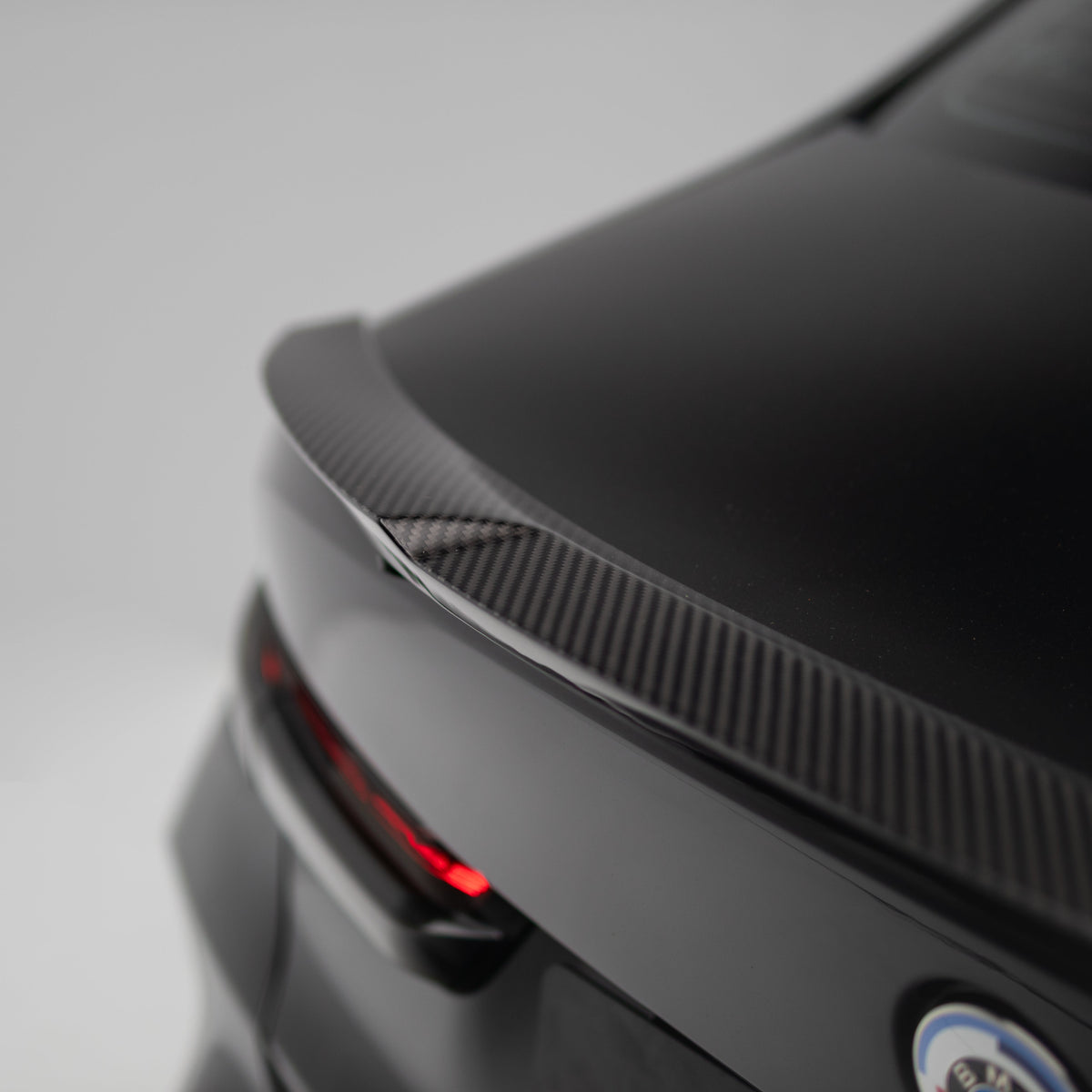 M4 Style Pre Pregged Dry Carbon Fiber Spoiler For BMW 3 Series G20 / M3 G80 2020+ – image 7