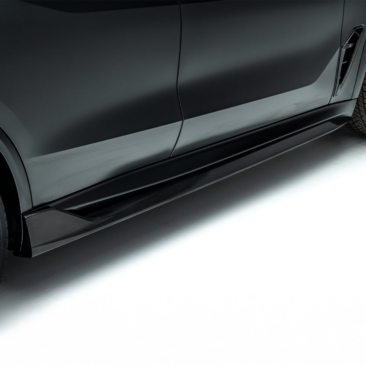 BMW F95 X5M Carbon Fiber Side Skirt – image 2